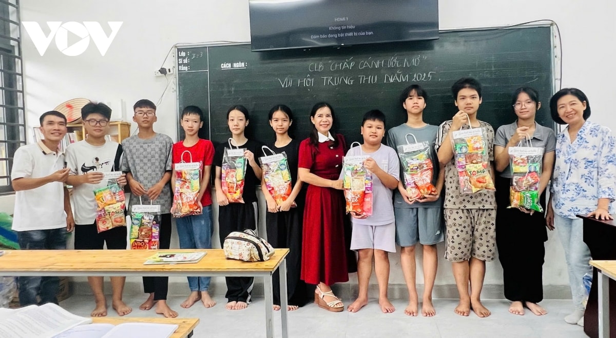 cô giáo 27 năm dạy miễn phí cho học sinh nghèo ở Đà nẵng hình ảnh 4 co giao 27 nam day mien phi cho hoc sinh ngheo o Da nang hinh anh 4