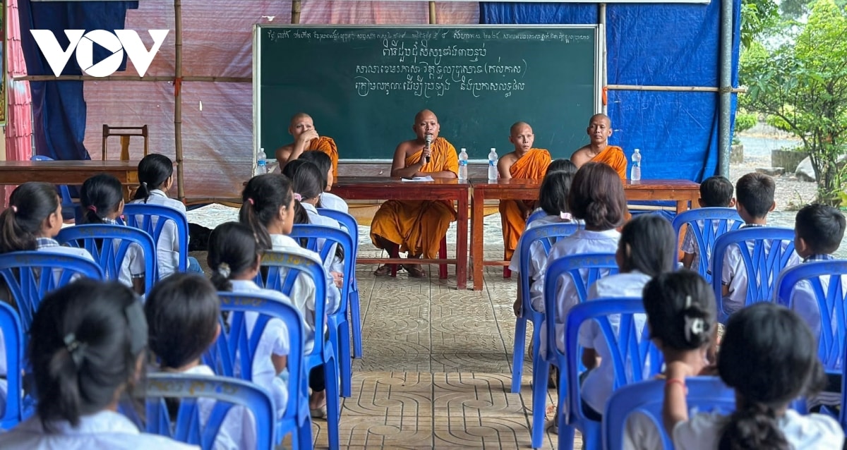 nhung nha giao dac biet bao ton van hoa khmer hinh anh 8