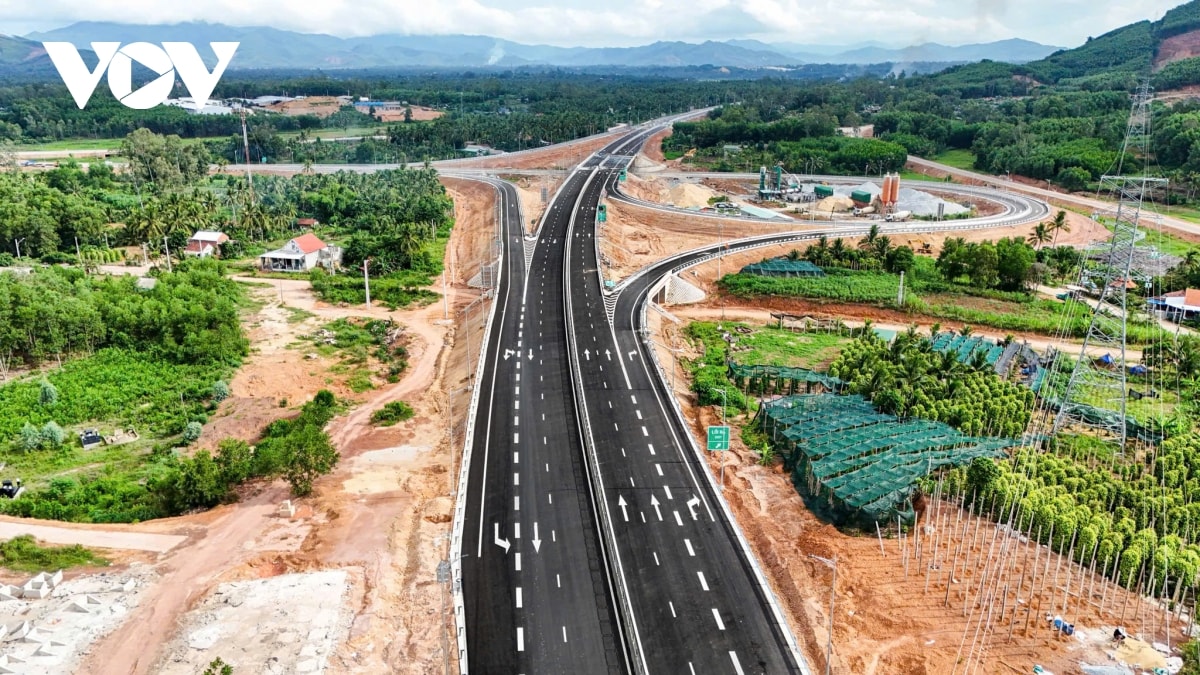 no luc dua cao toc bac nam doan quang ngai - hoai nhon ve dich dip 19 12 hinh anh 5