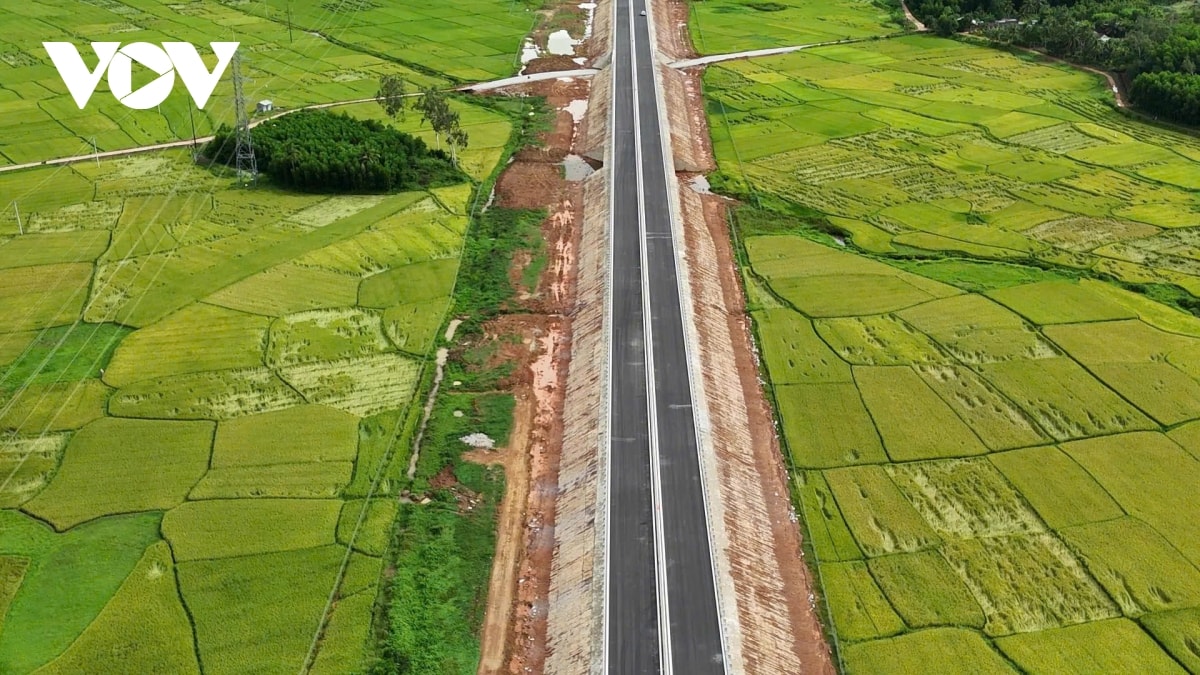 no luc dua cao toc bac nam doan quang ngai - hoai nhon ve dich dip 19 12 hinh anh 4