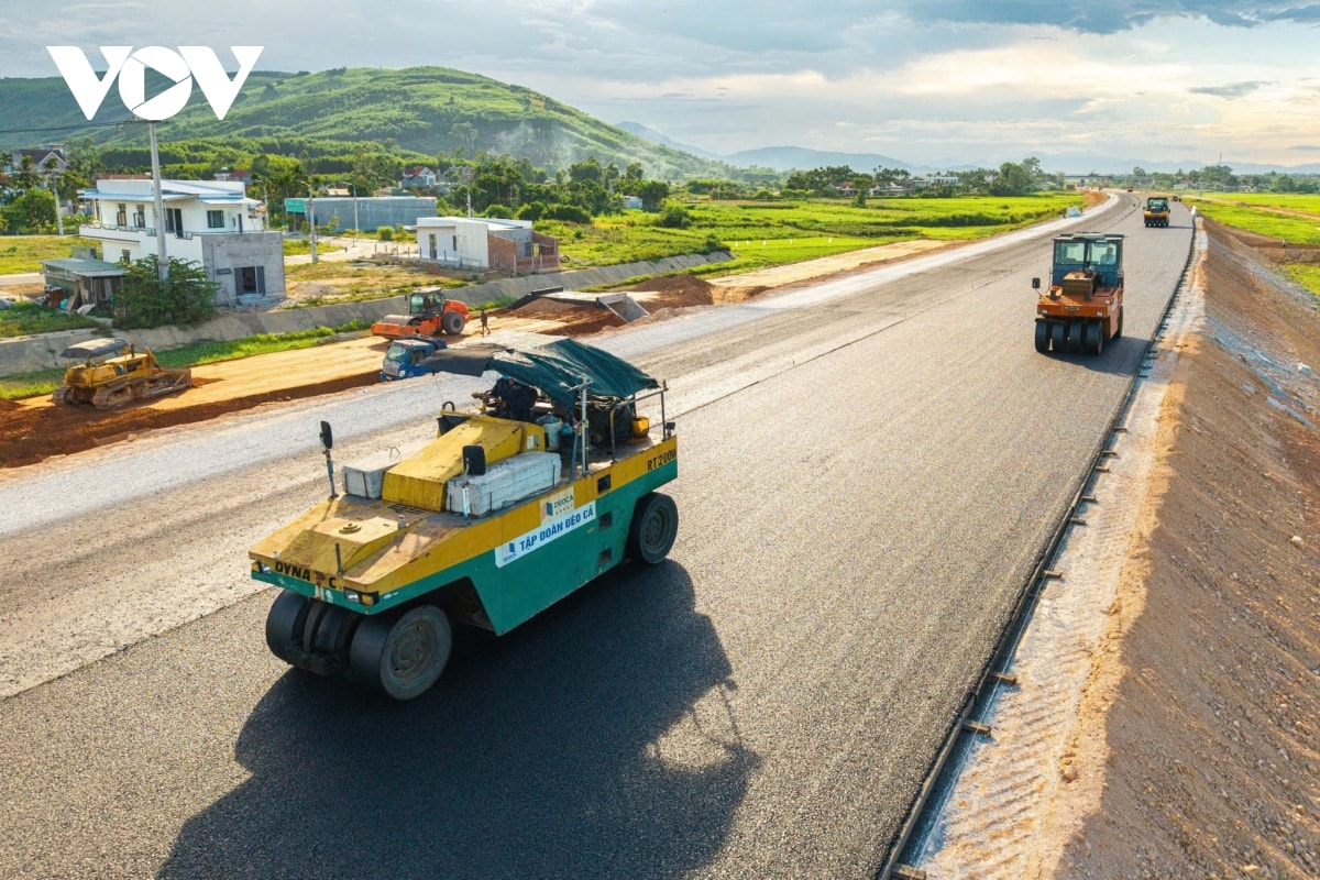 no luc dua cao toc bac nam doan quang ngai - hoai nhon ve dich dip 19 12 hinh anh 1