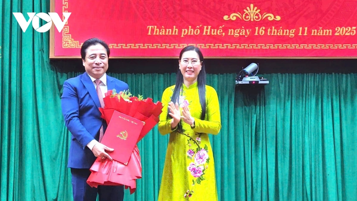 chu tich tinh khanh hoa nguyen khac toan giu chuc pho bi thu thanh uy hue hinh anh 1