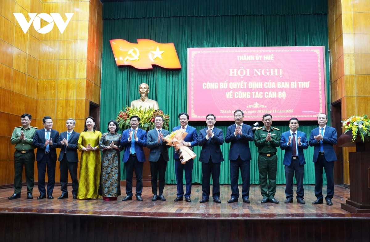 chu tich tinh khanh hoa nguyen khac toan giu chuc pho bi thu thanh uy hue hinh anh 4