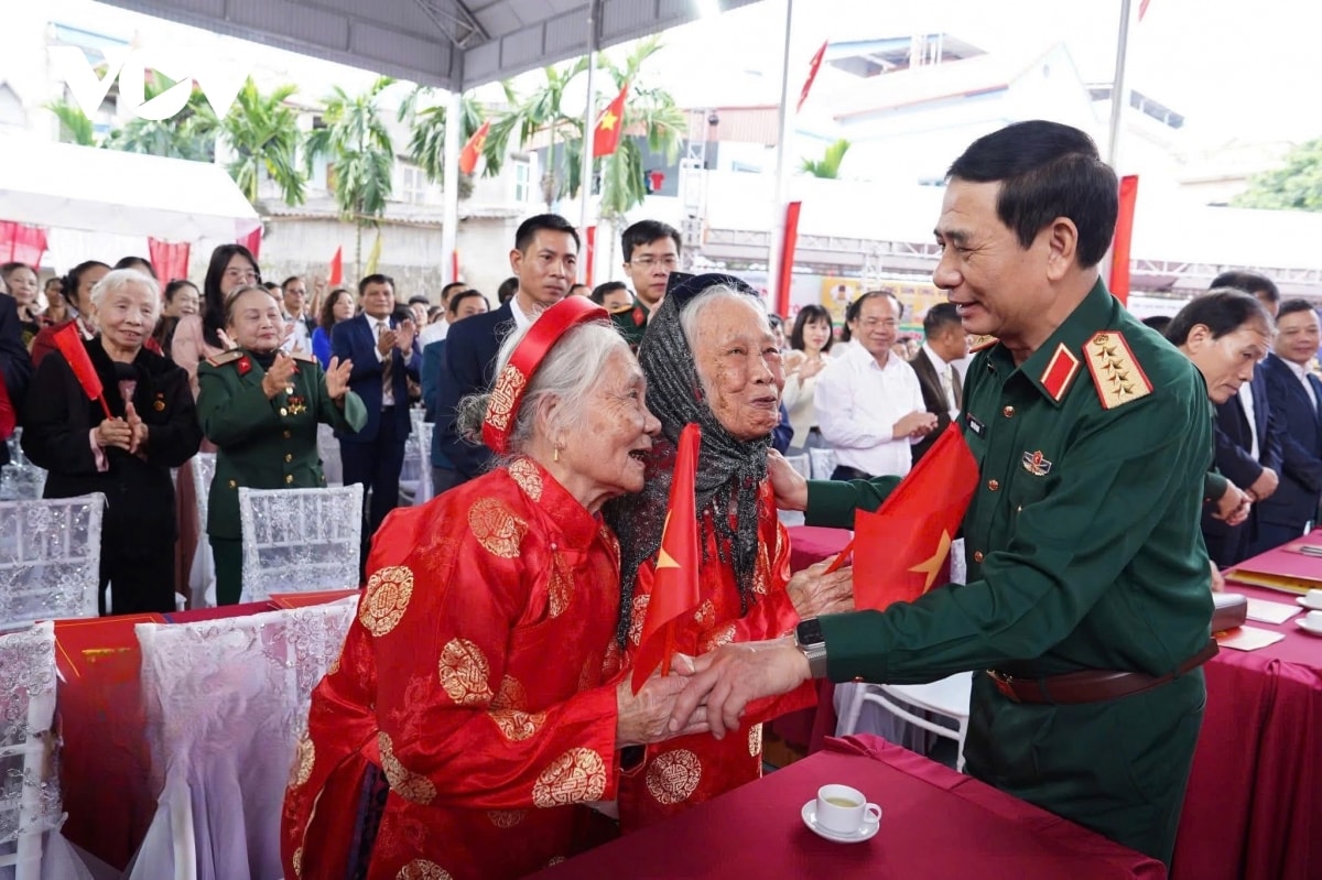 Đại tướng phan văn giang dự ngày hội Đại đoàn kết tại thái nguyên hình ảnh 1 Dai tuong phan van giang du ngay hoi Dai doan ket tai thai nguyen hinh anh 1