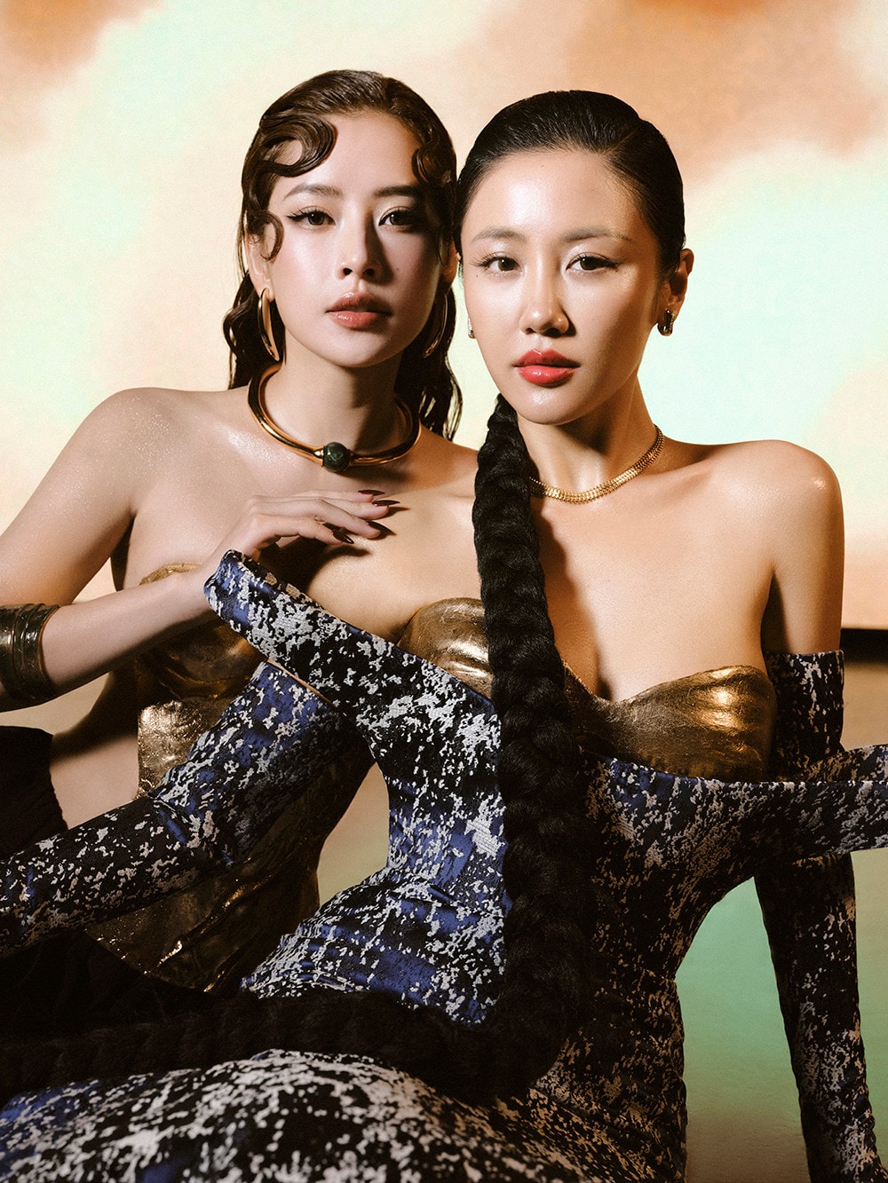 Văn Mai Hương và Chi Pu bỏ qua ồn ào trong quá khứ.