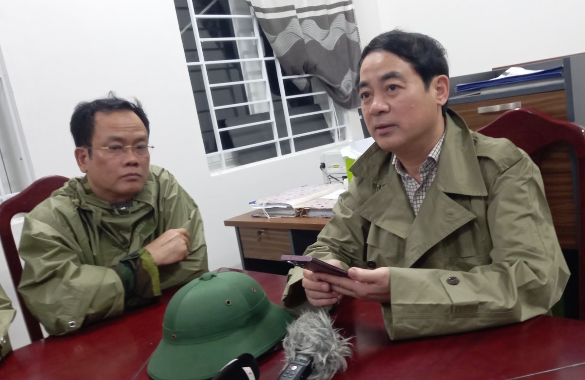 mua lu o khanh hoa di doi dan trong dem, nhieu truong cho hoc sinh nghi hoc hinh anh 2