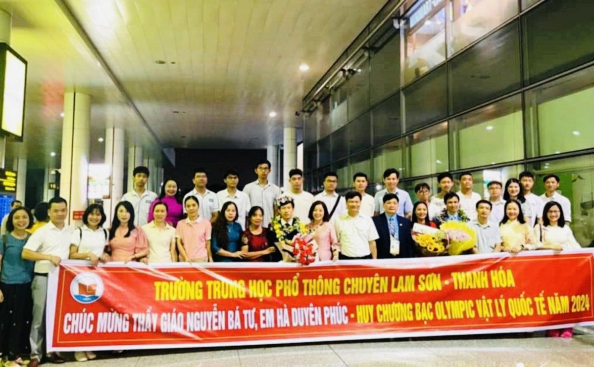 thay nguyen ba tu - nguoi truyen lua cho hoc sinh chinh phuc tri thuc quoc te hinh anh 2