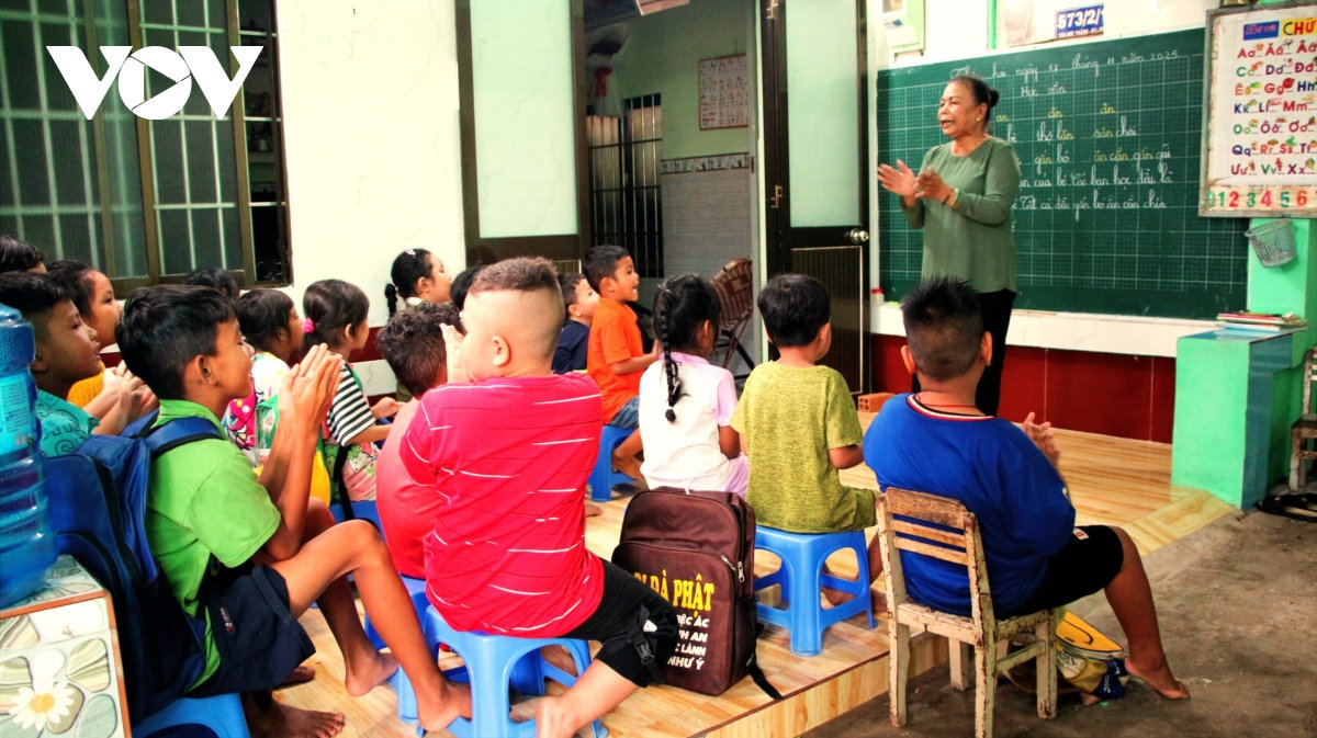 lớp học nhỏ - tình thương lớn của cô giáo khmer trần thị mươn ở cần thơ hình ảnh 2 lop hoc nho - tinh thuong lon cua co giao khmer tran thi muon o can tho hinh anh 2
