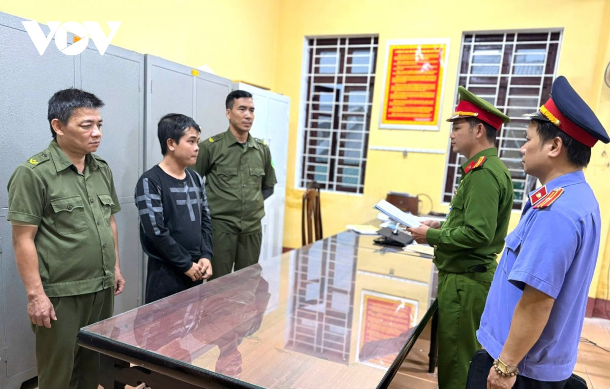 khoi to doi tuong giat day chuyen cua hoc sinh o hue hinh anh 1