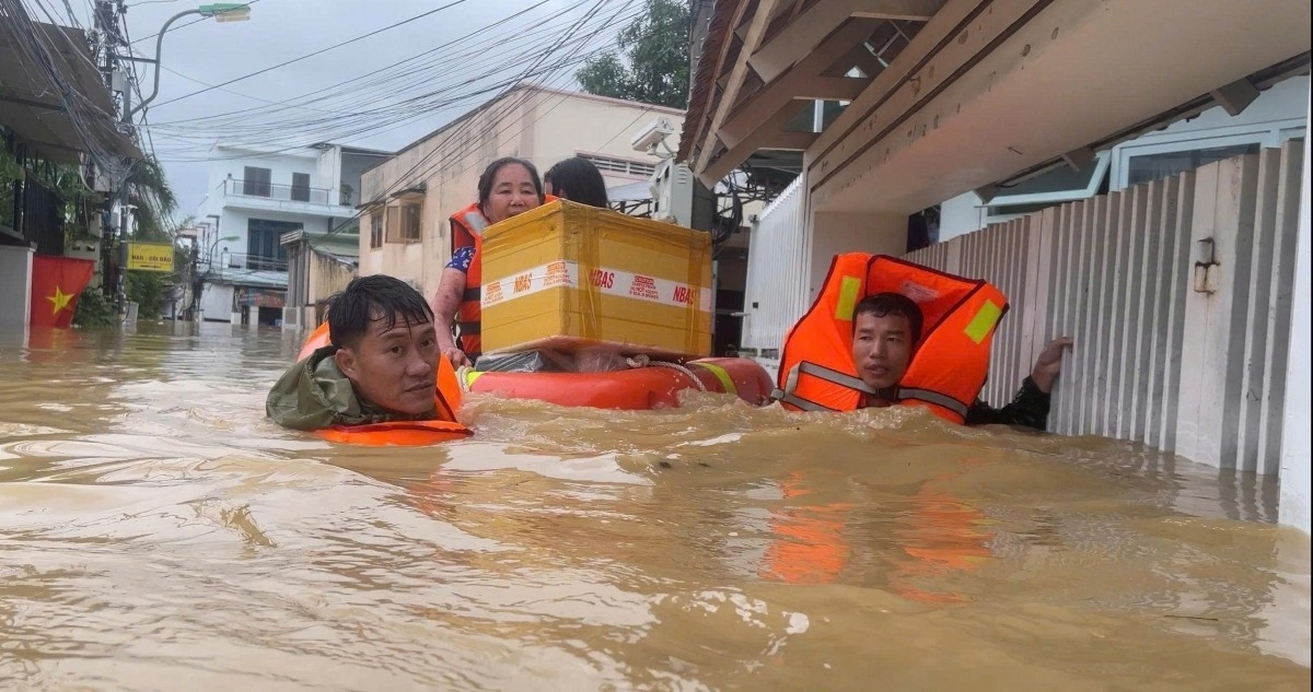 mưa lũ ở trung bộ khiến 102 người chết và mất tích, 9.035 tỷ đồng thiệt hại hình ảnh 1 mua lu o trung bo khien 102 nguoi chet va mat tich, 9.035 ty dong thiet hai hinh anh 1