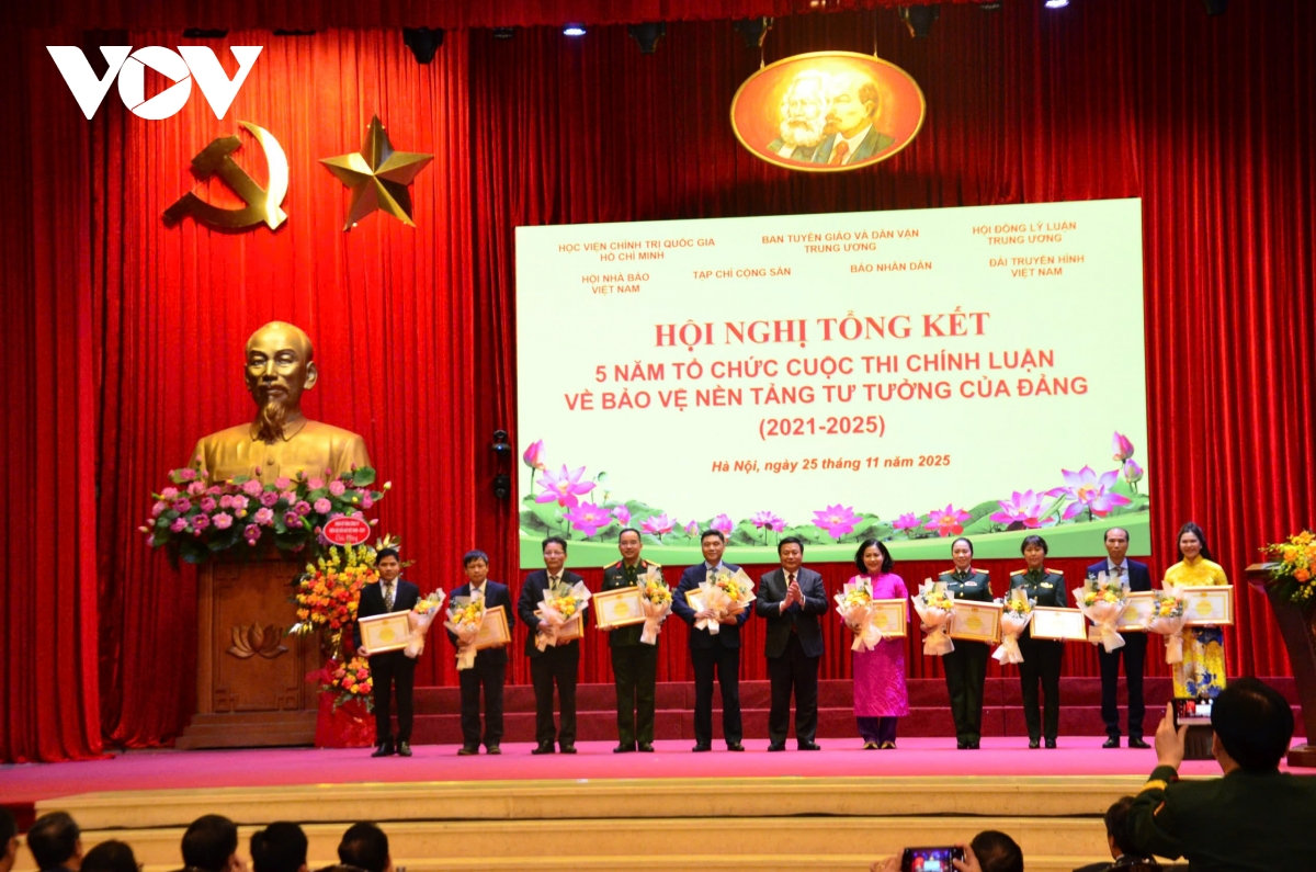 tong ket 5 nam to chuc cuoc thi chinh luan ve bao ve nen tang tu tuong cua Dang hinh anh 6