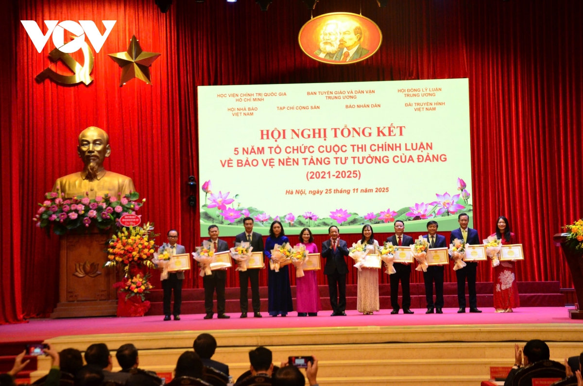 tong ket 5 nam to chuc cuoc thi chinh luan ve bao ve nen tang tu tuong cua Dang hinh anh 7