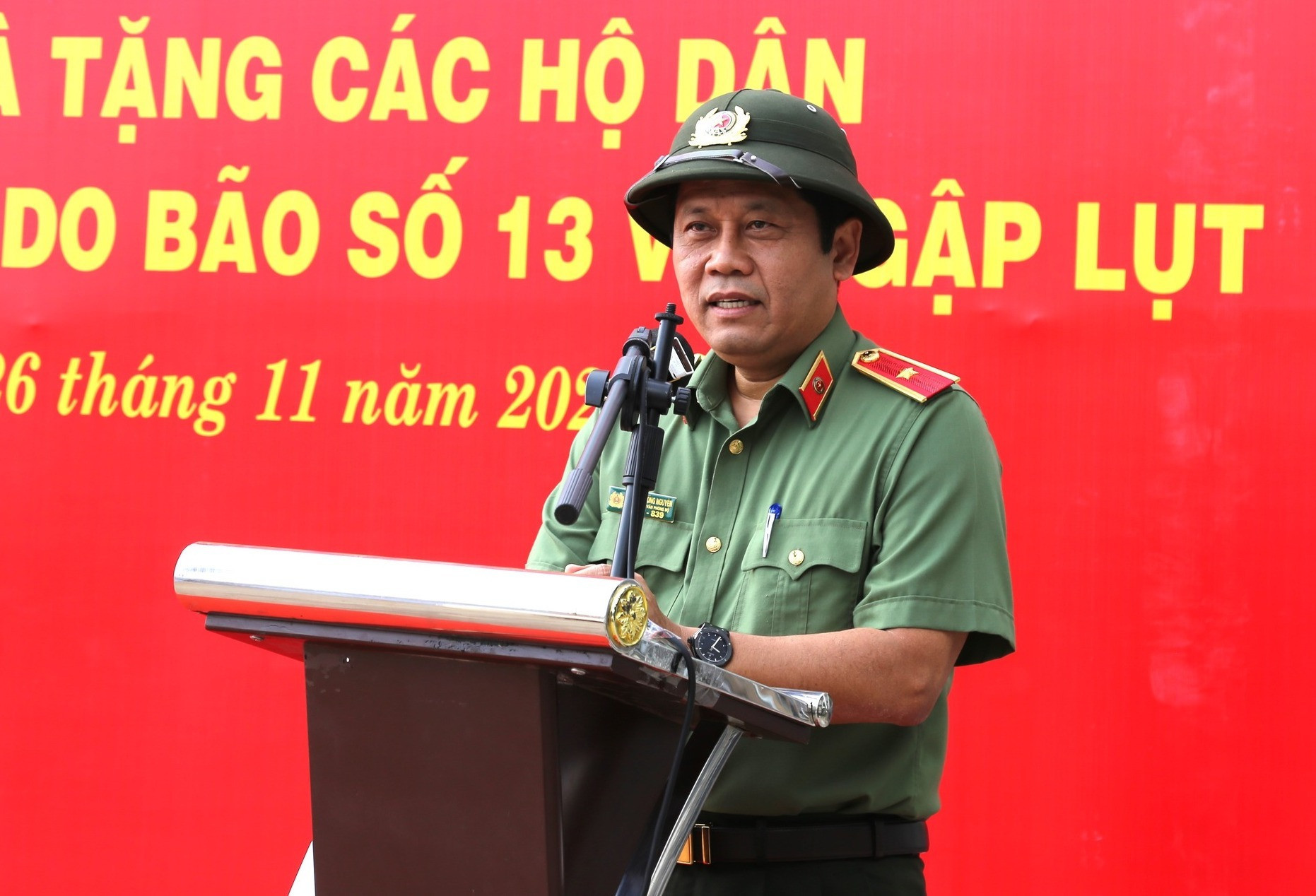 Thiếu tướng Nguyễn Hồng Nguyên phát biểu tại buổi lễ.