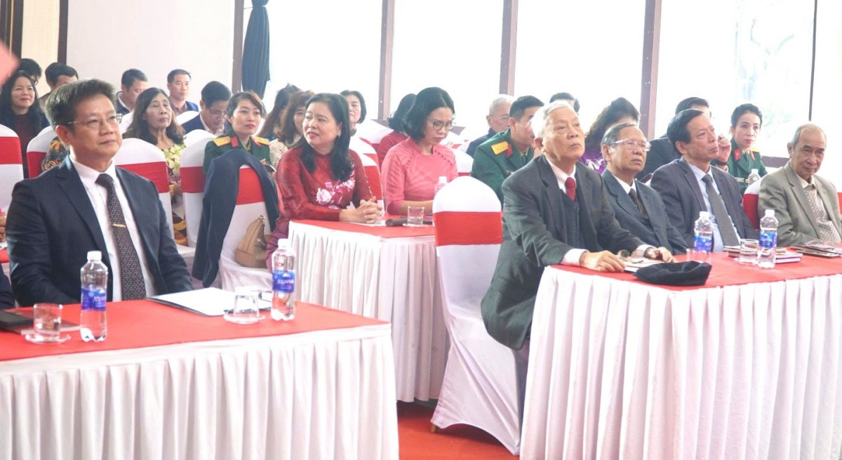 di san chu tich ho chi minh trong long nguoi dan hue hinh anh 2