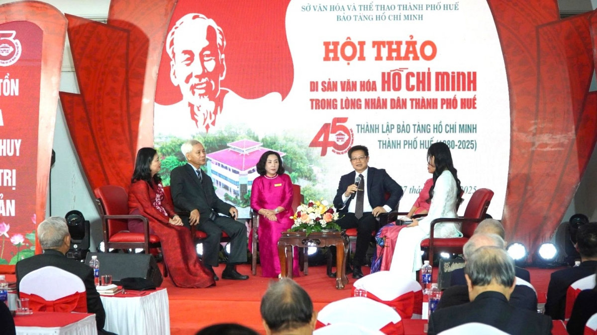 di san chu tich ho chi minh trong long nguoi dan hue hinh anh 4