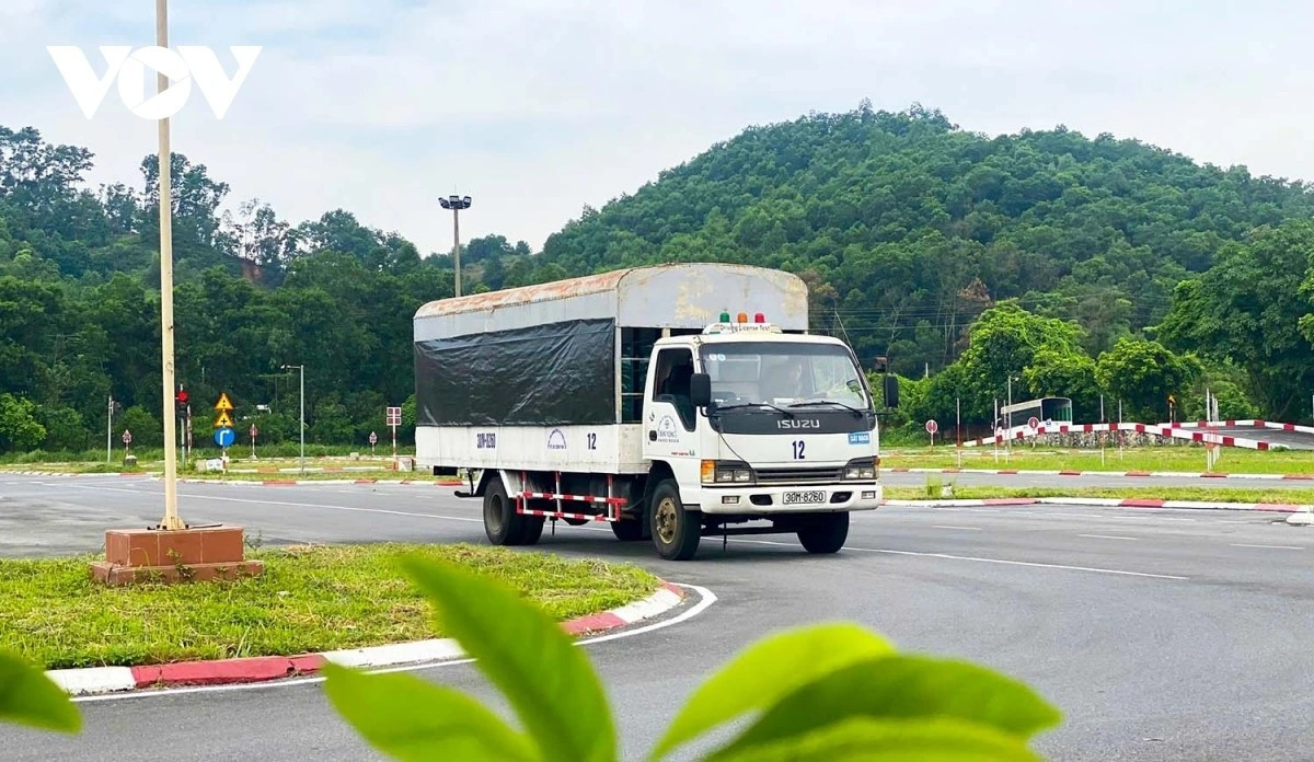 Đề xuất cấp bằng lái xe dưới dạng điện tử, tích hợp trên hệ thống dữ liệu hình ảnh 3 De xuat cap bang lai xe duoi dang dien tu, tich hop tren he thong du lieu hinh anh 3