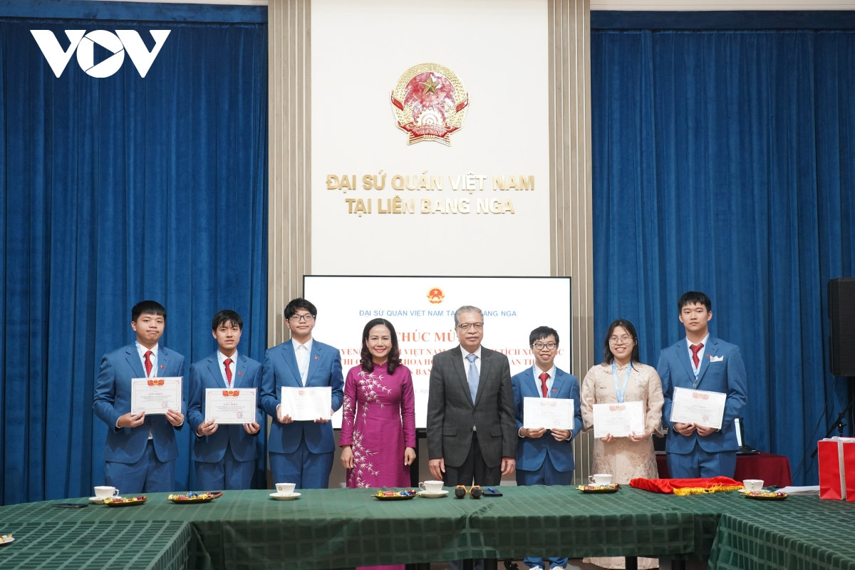6 học sinh việt nam cùng giành huy chương trên đấu trường quốc tế ijso 2025 hình ảnh 1 6 hoc sinh viet nam cung gianh huy chuong tren dau truong quoc te ijso 2025 hinh anh 1