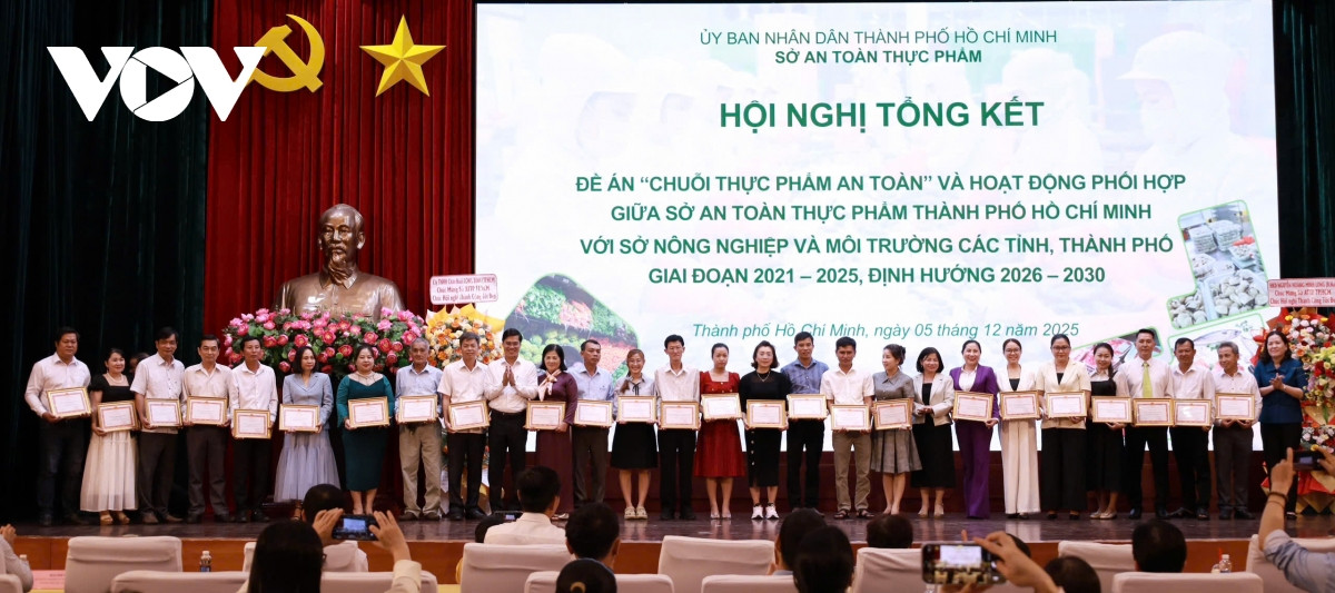 gần 98 mẫu thực phẩm trong chuỗi cung ứng được đánh giá đạt chuẩn hình ảnh 1 gan 98 mau thuc pham trong chuoi cung ung duoc danh gia dat chuan hinh anh 1
