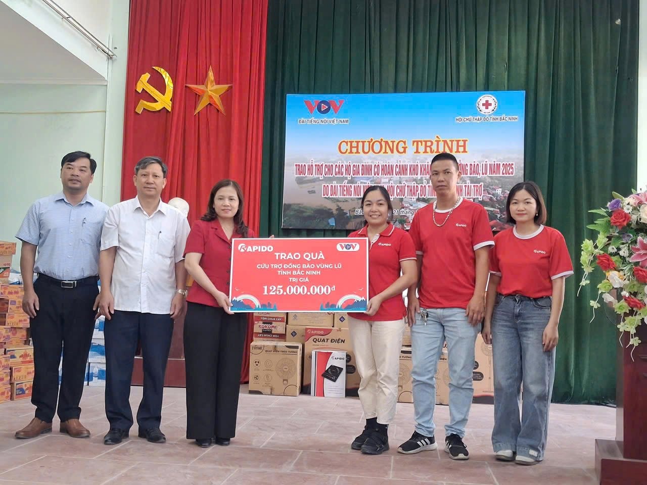 Rapido viết tiếp hành trình 10 năm trách nhiệm với cộng đồng, hỗ trợ bà con vùng lũ trị giá 1,05 tỷ đồng 4 Rapido hỗ trợ bà con vùng lũ