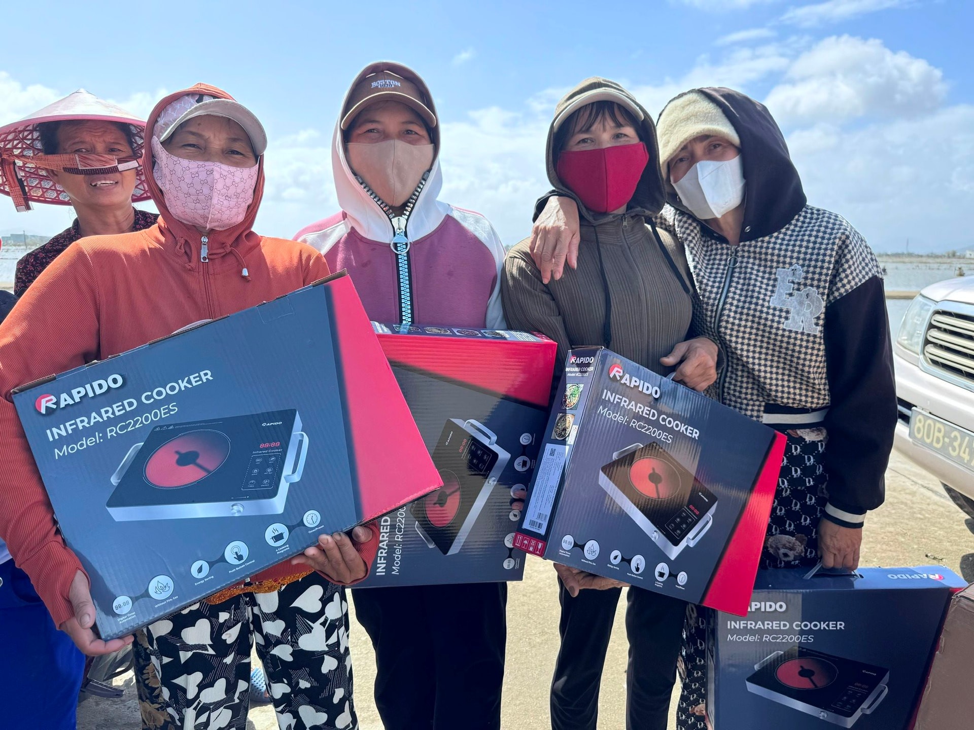 Rapido viết tiếp hành trình 10 năm trách nhiệm với cộng đồng, hỗ trợ bà con vùng lũ trị giá 1,05 tỷ đồng 5 anh-3-1.jpg