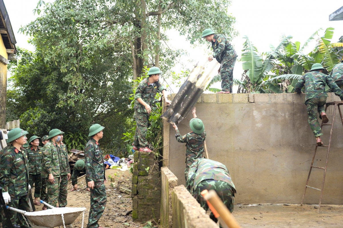 than toc thuc hien chien dich quang trung xay nha cho dan vung thien tai hinh anh 3
