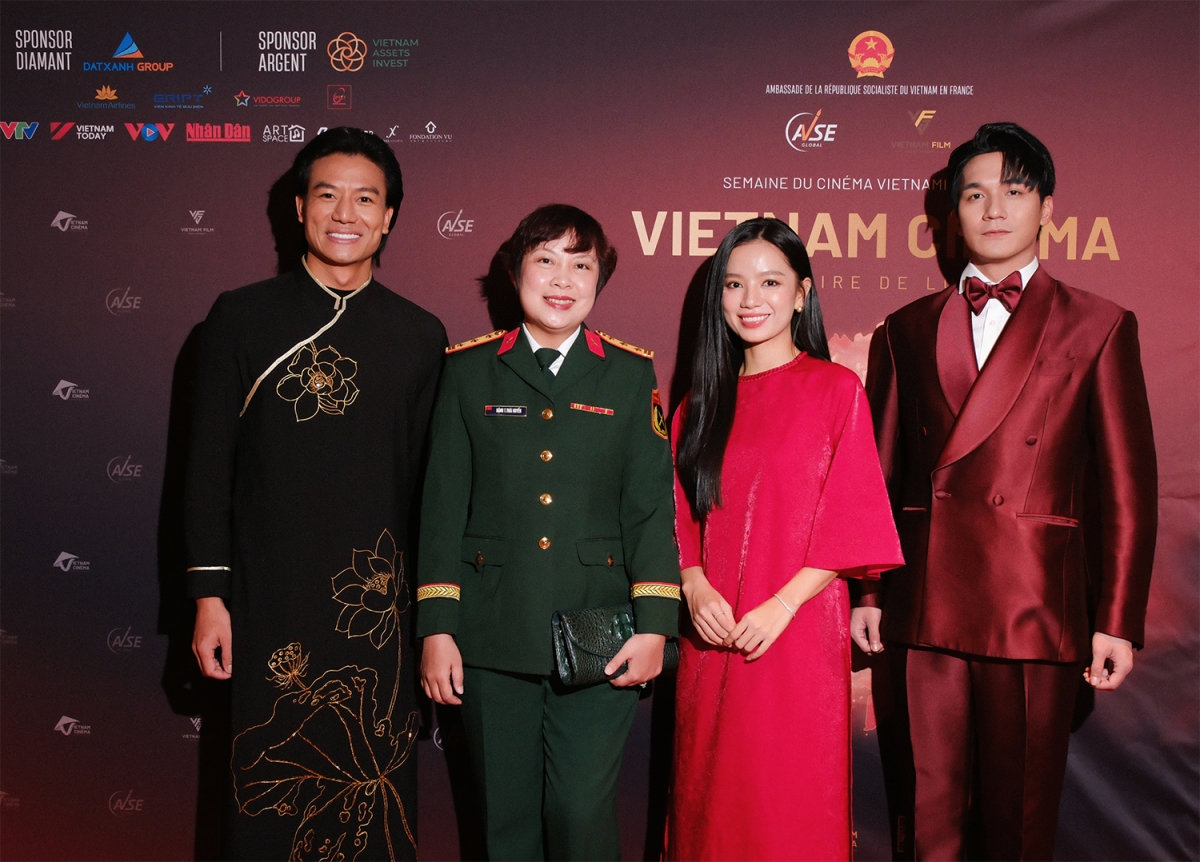  mua do khien khan gia quoc te xuc dong tai tuan le Dien anh viet nam o paris hinh anh 1