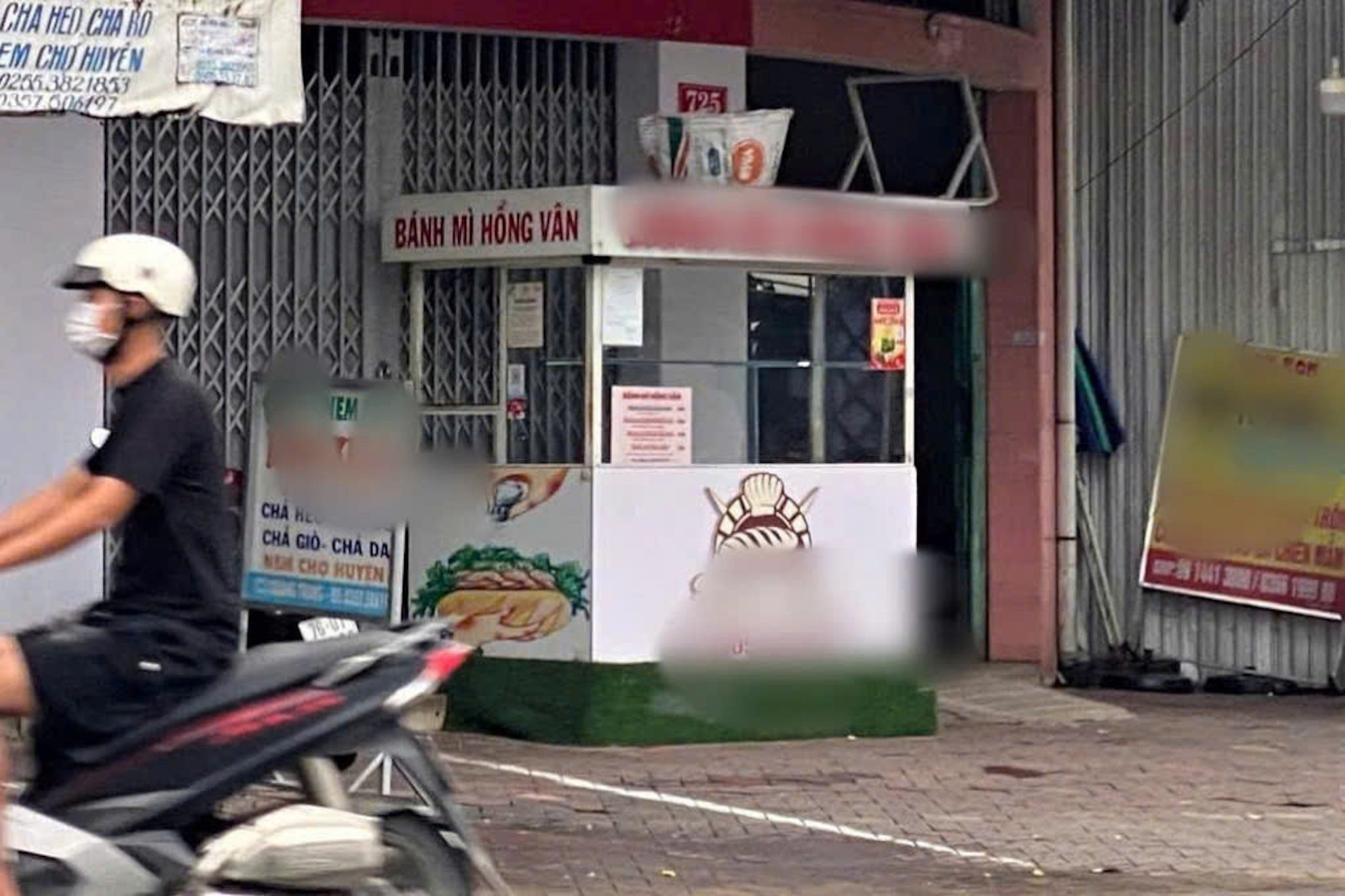 Sở Y tế Quảng Ngãi chỉ đạo tạm ngưng hoạt động toàn bộ chuỗi cơ sở bánh mì H.V để phục vụ công tác kiểm tra, điều tra nguyên nhân. (Ảnh: N.X)