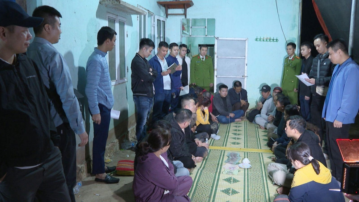 triet xoa soi bac xoc dia, bat giu 15 doi tuong tai thanh hoa hinh anh 1
