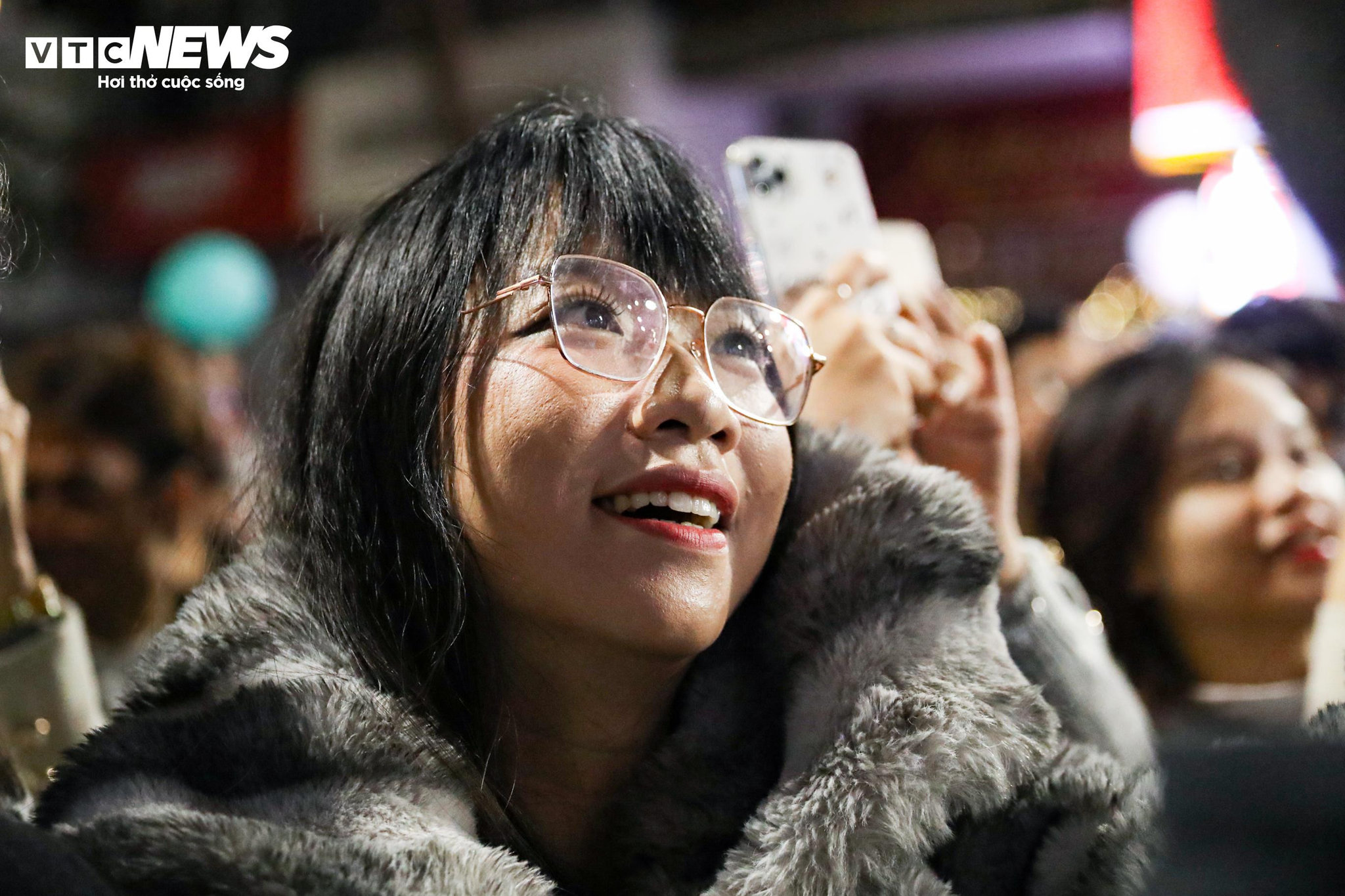 Hồ Gươm lung linh sắc màu với màn trình diễn ánh sáng nghệ thuật đêm Giáng sinh - 14