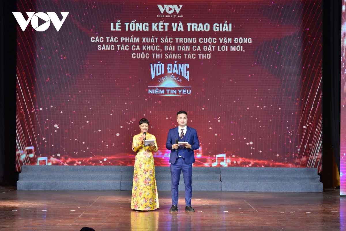 40 tac pham doat giai cuoc van dong sang tac voi Dang ven toan niem tin yeu hinh anh 1