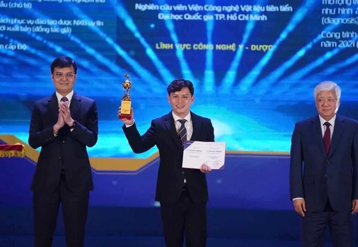 TS Mai Ngọc Xuân Đạt nhận Giải thưởng Khoa học - Công nghệ Quả cầu vàng năm 2025.