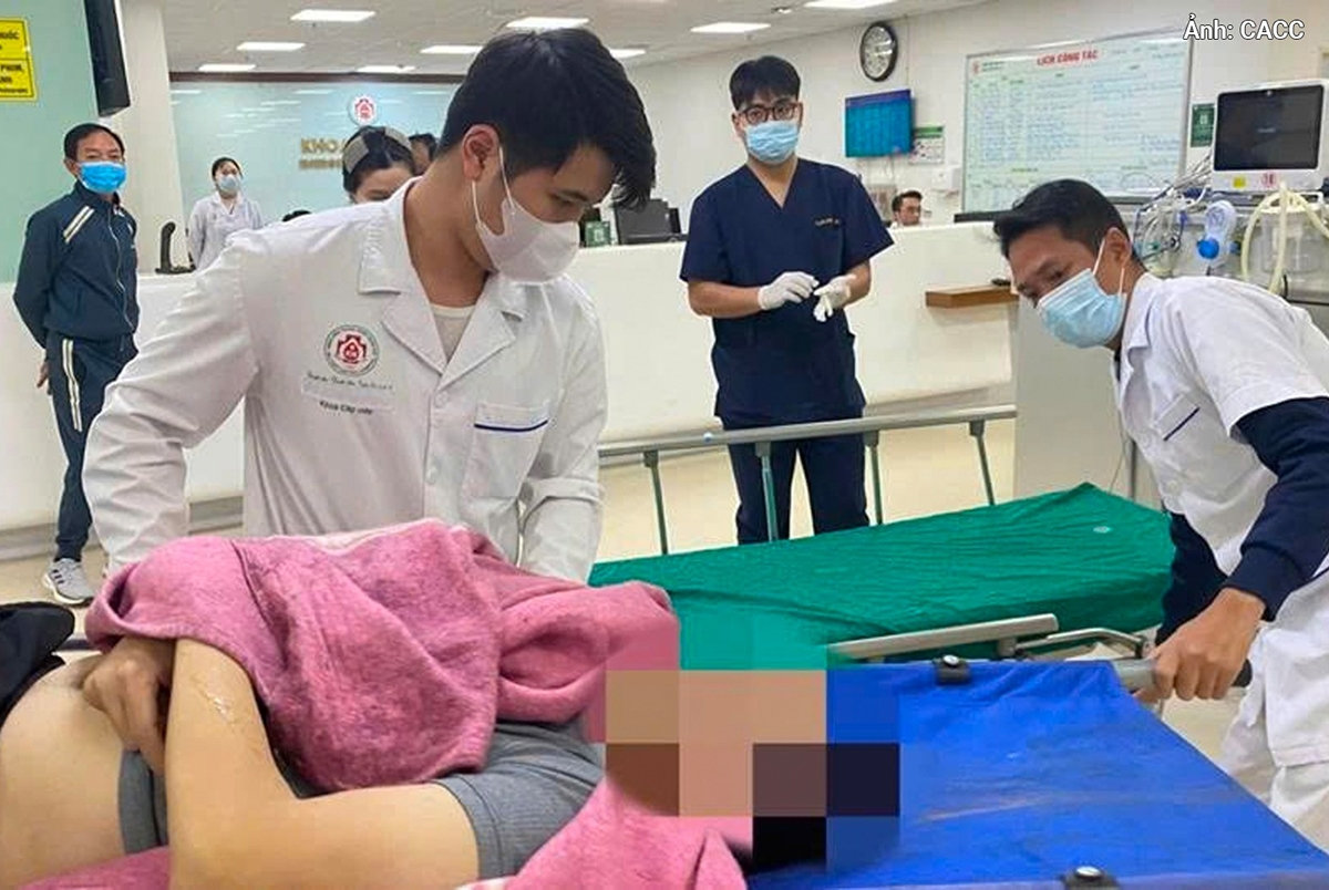 cứu thành công một người đàn ông nhảy cầu vĩnh tuy giữa mùa đông buốt giá hình ảnh 2 cuu thanh cong mot nguoi dan ong nhay cau vinh tuy giua mua dong buot gia hinh anh 2