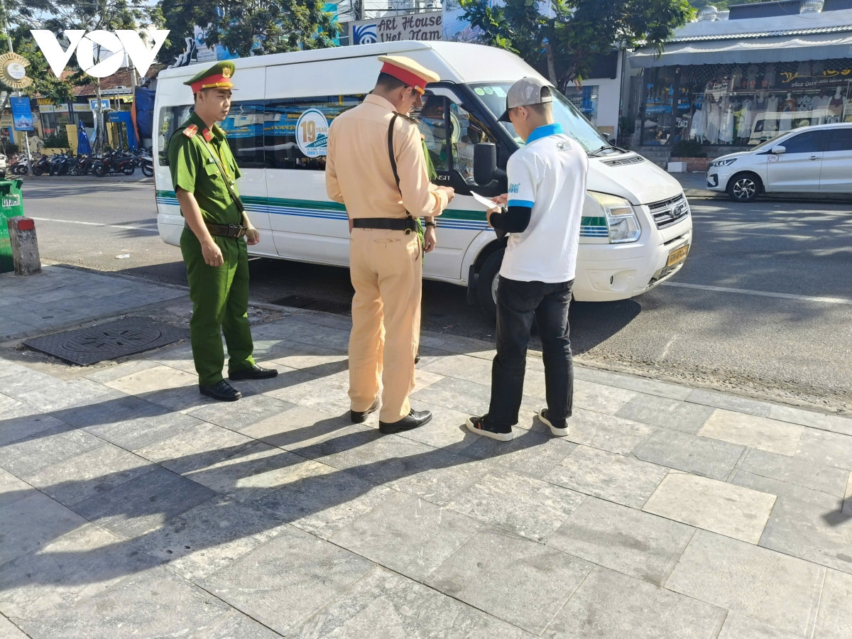 phu quoc don gan 176.000 khach du lich, thu 729 ty dong dip tet duong lich hinh anh 2