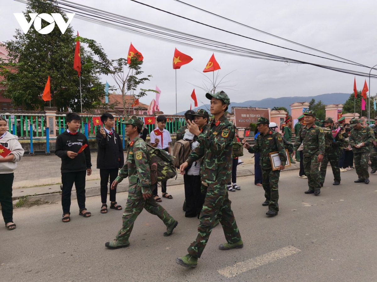 hoan thanh chien dich quang trung bo doi roi vung lu, nghia tinh con o lai hinh anh 10