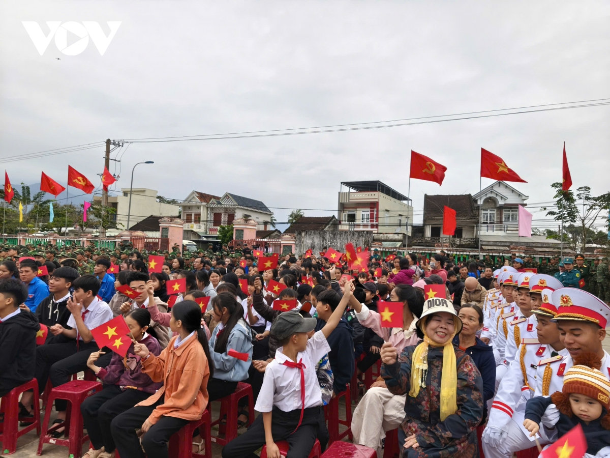 hoan thanh chien dich quang trung bo doi roi vung lu, nghia tinh con o lai hinh anh 1