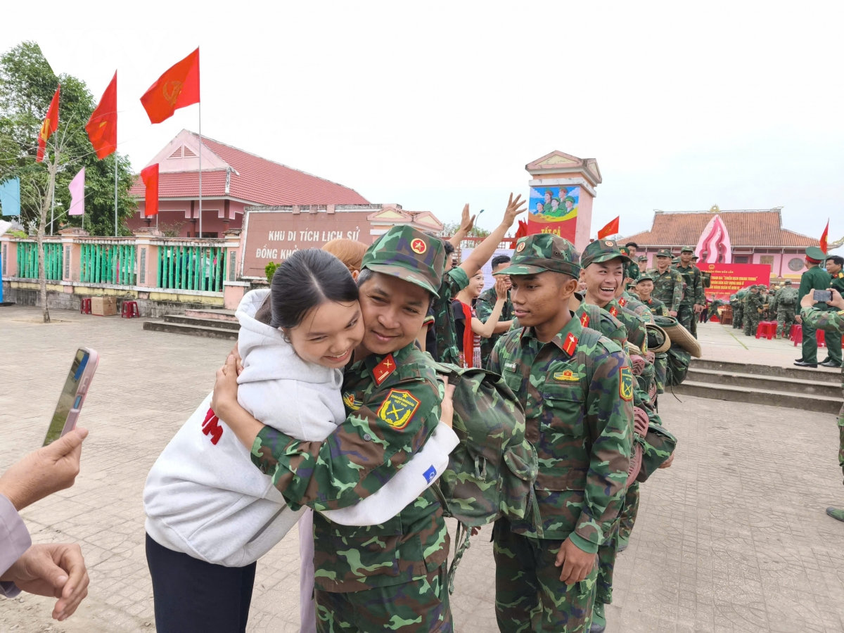 hoan thanh chien dich quang trung bo doi roi vung lu, nghia tinh con o lai hinh anh 4