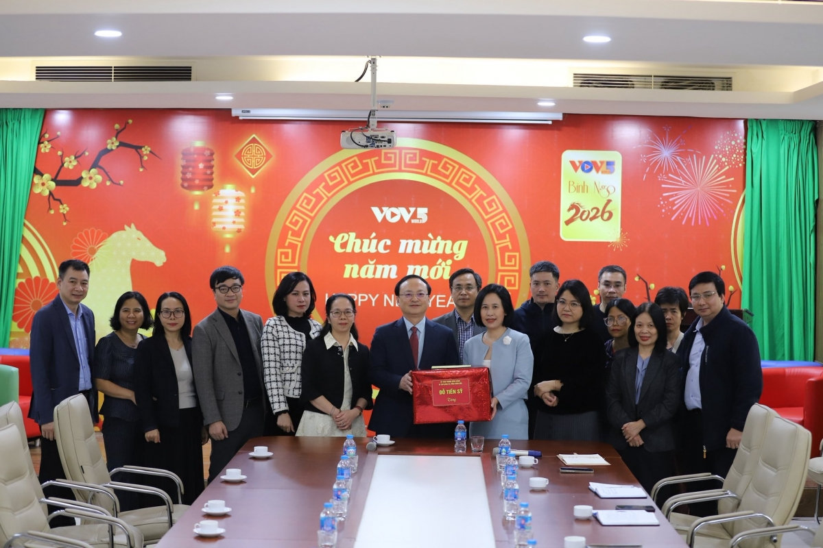  vov se dua tin nhanh, chinh xac, hap dan ve Dai hoi xiv cua Dang hinh anh 8