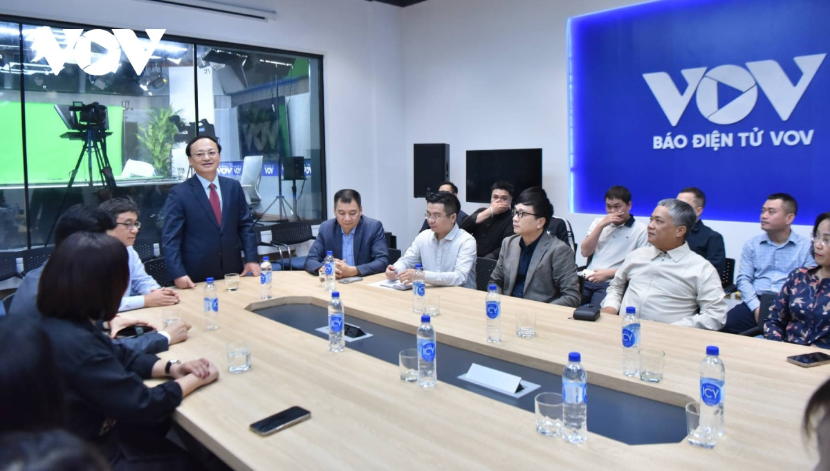  vov se dua tin nhanh, chinh xac, hap dan ve Dai hoi xiv cua Dang hinh anh 4