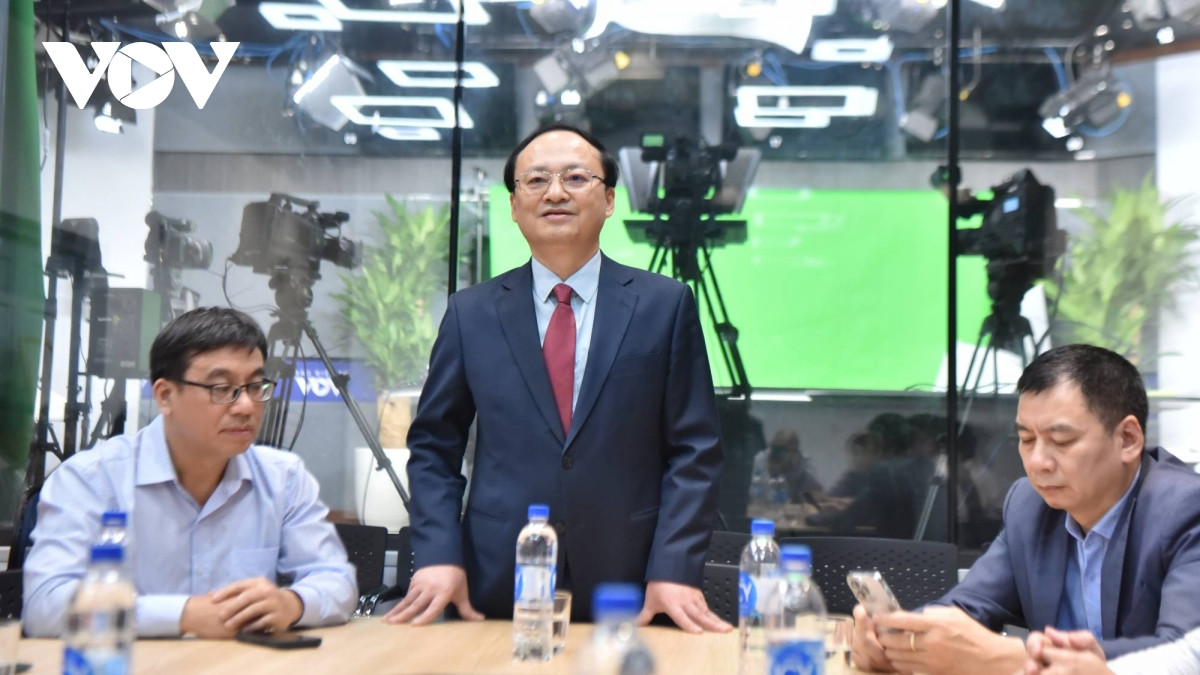  vov se dua tin nhanh, chinh xac, hap dan ve Dai hoi xiv cua Dang hinh anh 11