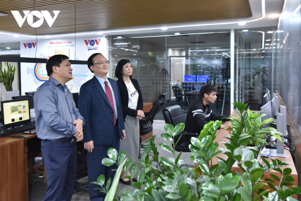  vov se dua tin nhanh, chinh xac, hap dan ve Dai hoi xiv cua Dang hinh anh 5