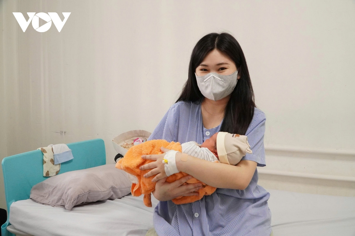 bac si o vung tau hien 3 don vi mau, cuu song san phu nguy kich hinh anh 2