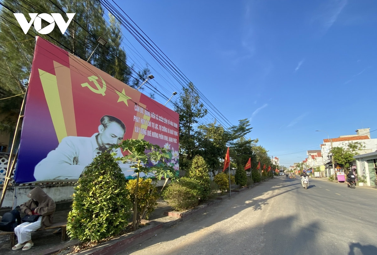 vùng lũ hoà thịnh hồi sinh - niềm tin, niềm vui hướng về Đại hội xiv của Đảng hình ảnh 2 vung lu hoa thinh hoi sinh - niem tin, niem vui huong ve Dai hoi xiv cua Dang hinh anh 2