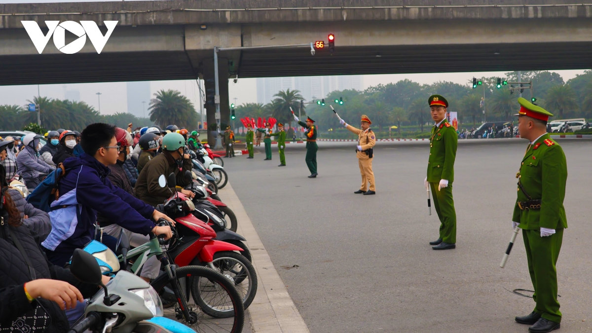 ha noi dung camera ai kich hoat lan song xanh dam bao atgt phuc vu Dai hoi xiv hinh anh 6