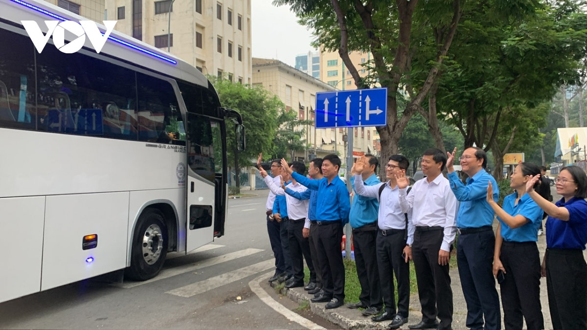 chăm lo tết tại tp.hcm chạm đến các phận nghèo mưu sinh hình ảnh 3 cham lo tet tai tp.hcm cham den cac phan ngheo muu sinh hinh anh 3