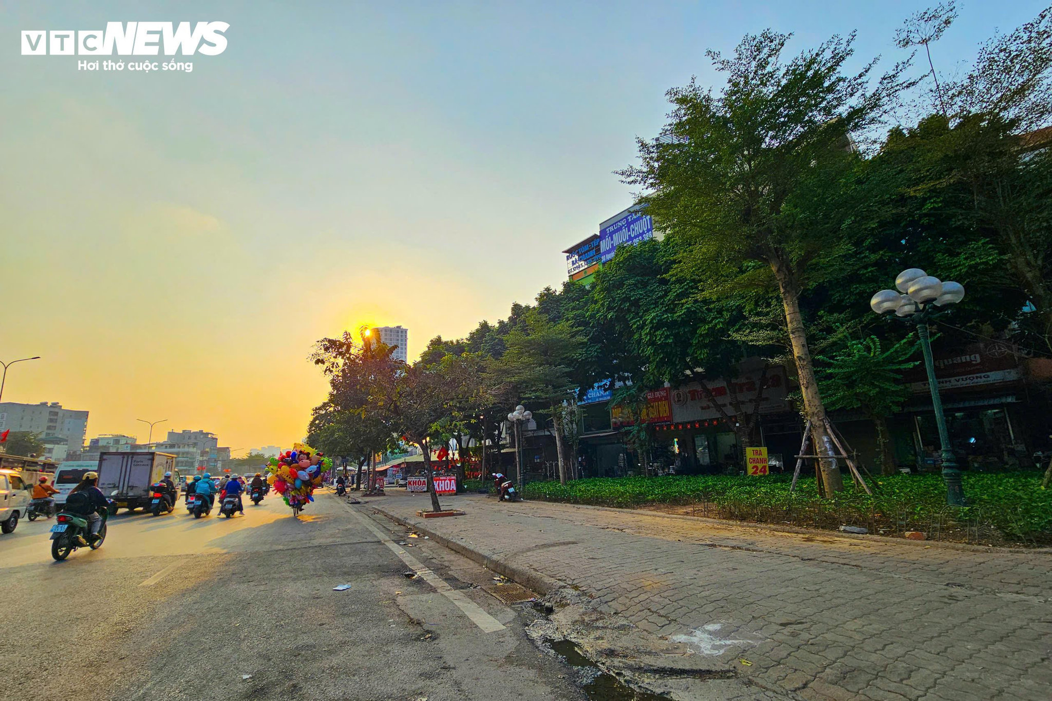 Vỉa hè thông thoáng, lòng đường gọn gàng hơn là những chuyển biến rõ nét sau khi thành phố triển khai quyết liệt việc lập lại trật tự đô thị.