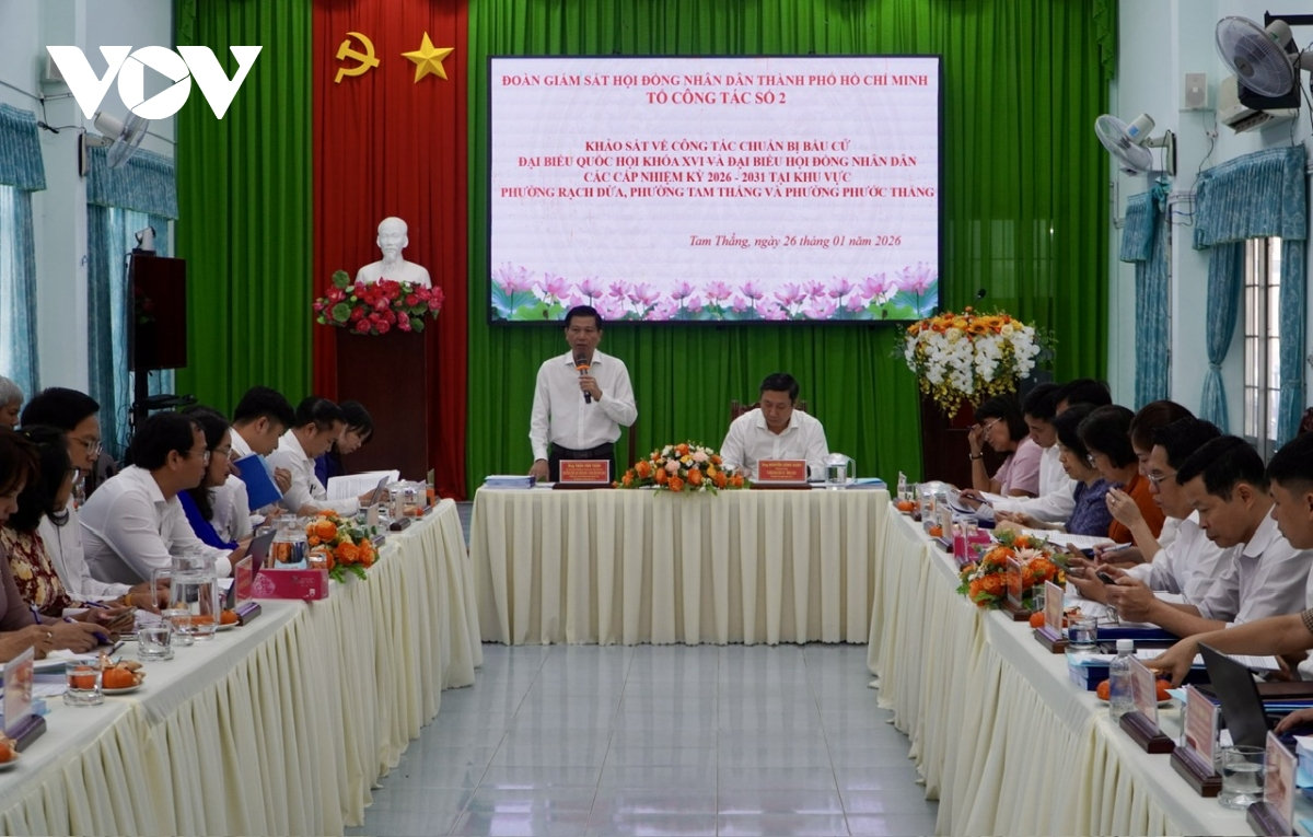 tp.hcm chuan bi bau cu som, dua thung phieu ra gian khoan dau khi hinh anh 1