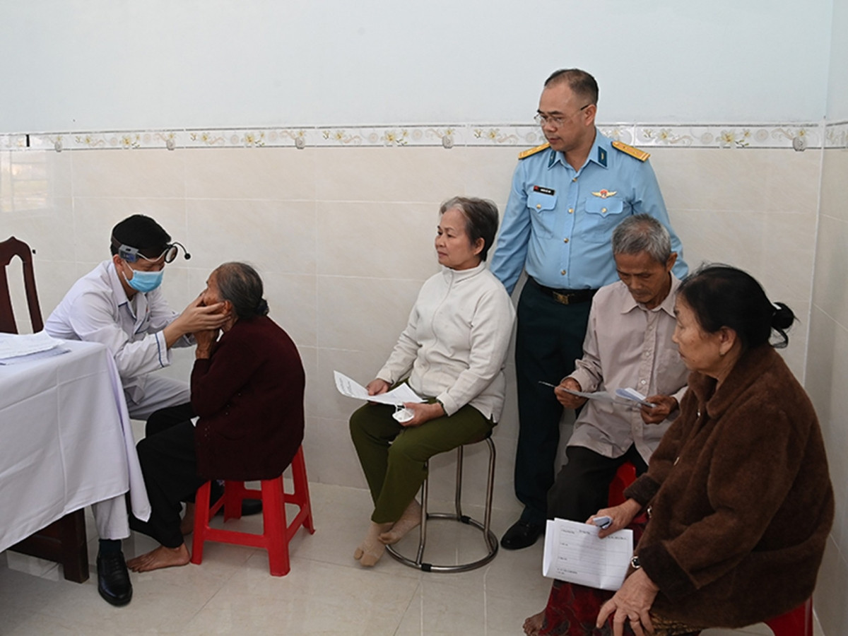 xuan tham tinh quan dan tren vung dat phu cat hinh anh 2