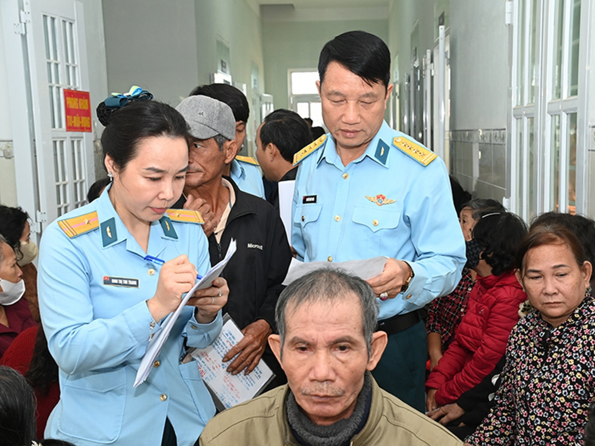 xuan tham tinh quan dan tren vung dat phu cat hinh anh 1