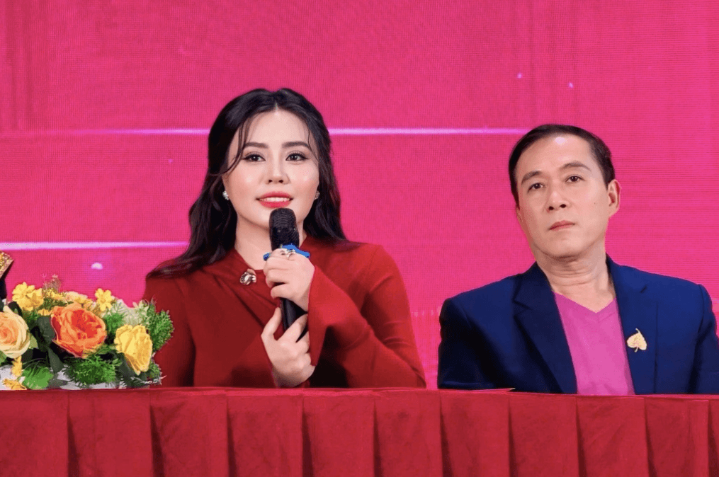 Trưởng ban tổ chức cuộc thi, Hoa hậu Phan Kim Oanh.