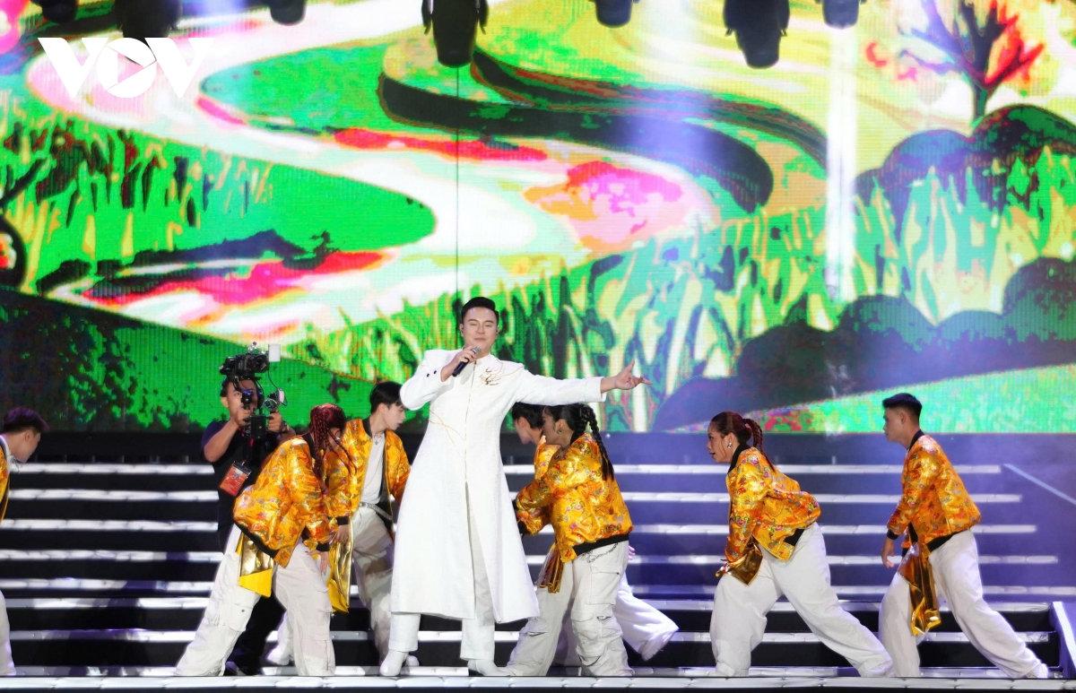 hoa nhac Anh sang thu hut hang nghin khan gia giua long thu do hinh anh 5